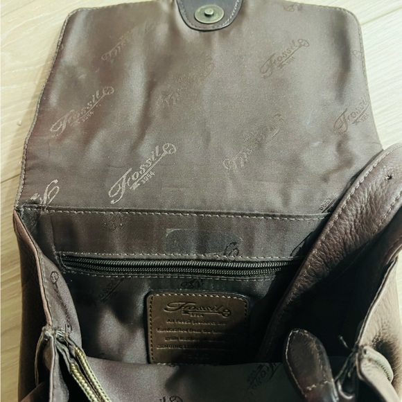 FINAL WEEK! 🔥Genuine Leather Fossil Crossbody Bag - Picture 7 of 9